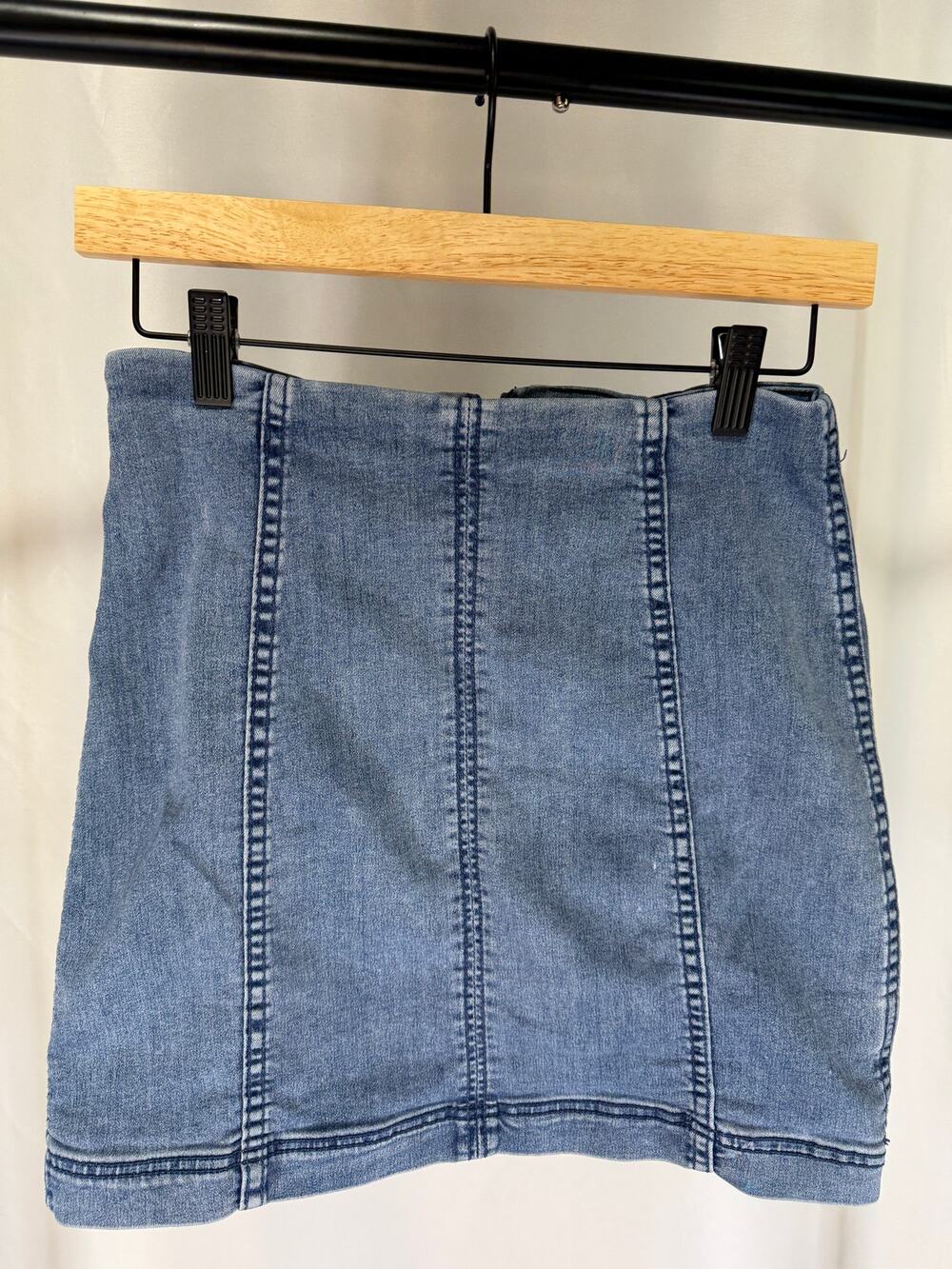 Free People Women’s Size S Blue Denim Mini Skirt Stretch Zip Back Bodycon